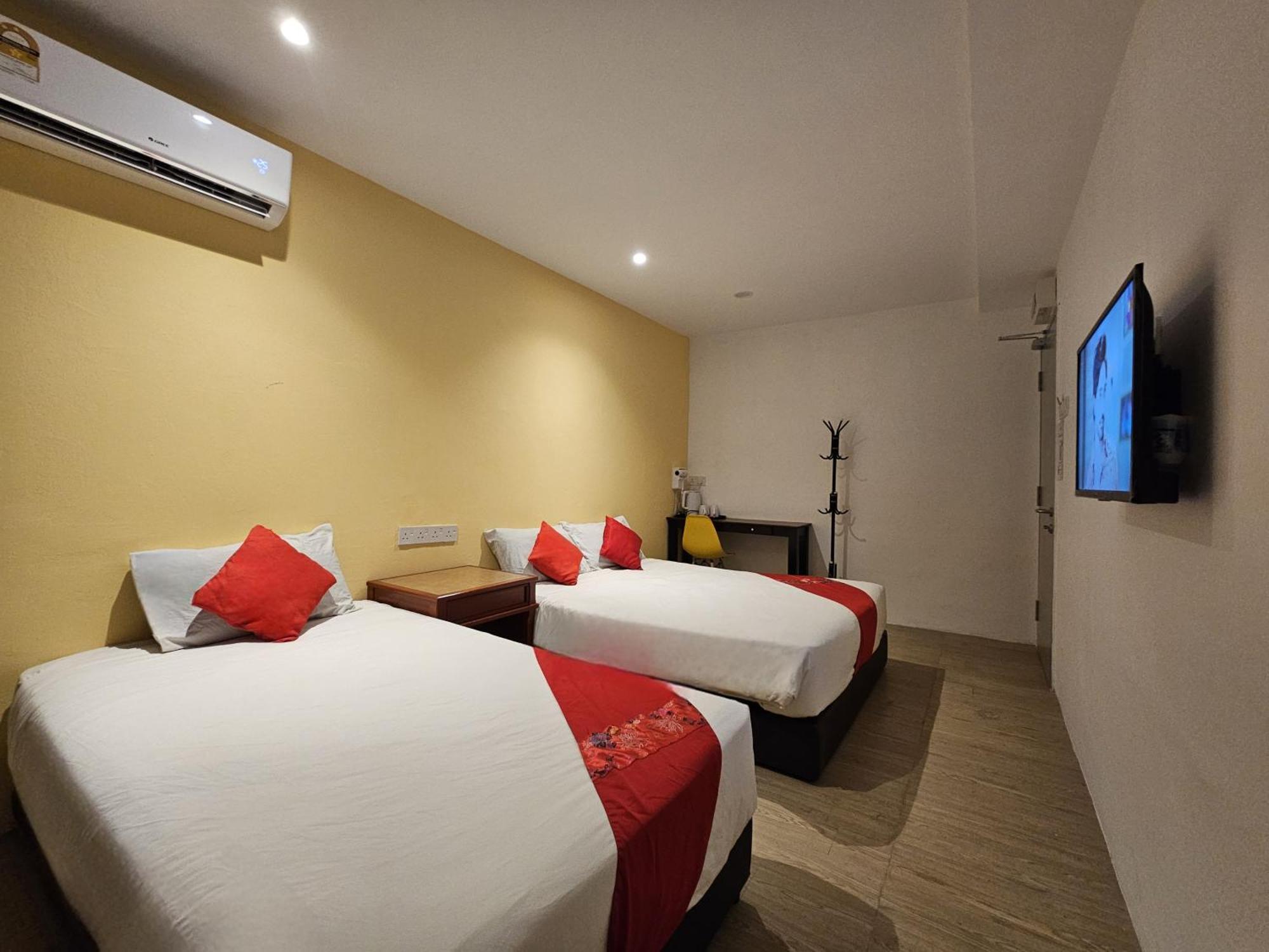 Good2Stay Budget Hotel L Lift L Coway Water L Wifi6 L Laundromat Malacca Bilik gambar